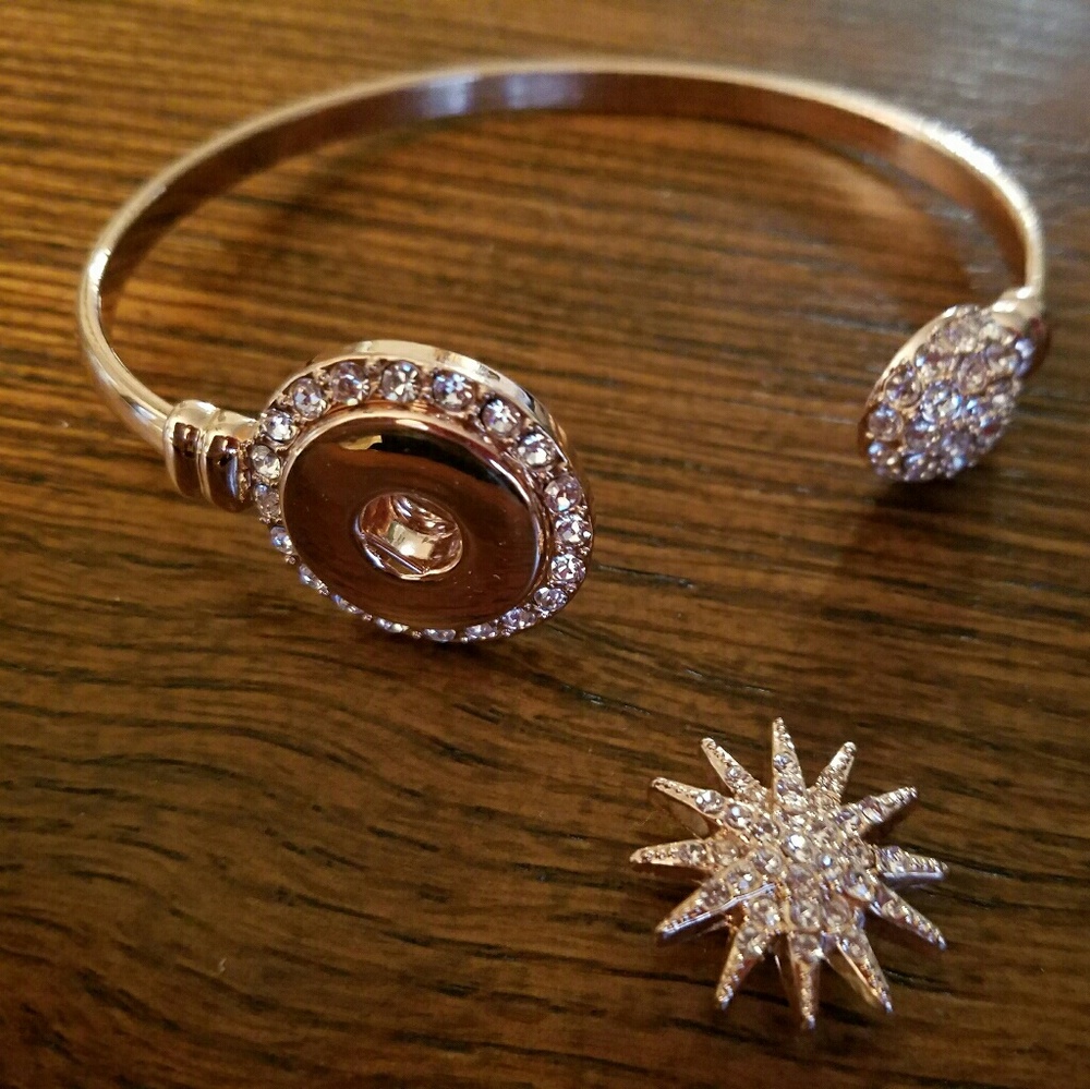 Magnolia and Vine Bracelet & Snap